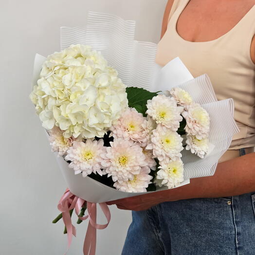 Букет из гортензии и хризантем 💘