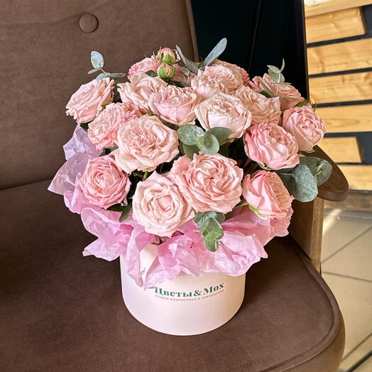Нежная коробка с розами 💕