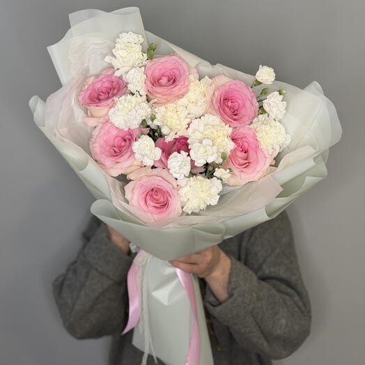 букет из пионовидных роз и диантусов «pink whisper»
