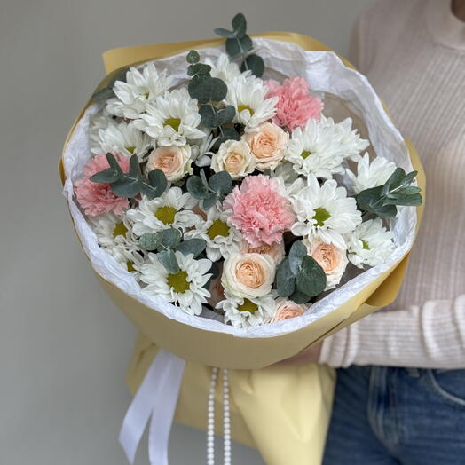 Бело-розовый авторский букет (М)
