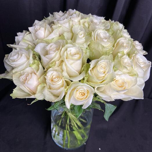 25 rosas blancas ramo