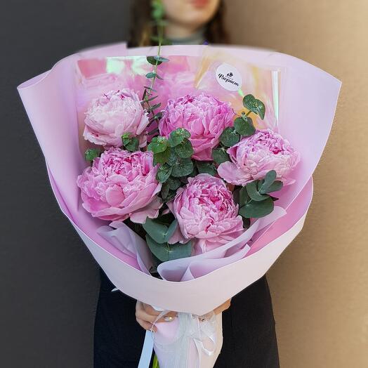 Bouquet with peonies "Venus"
