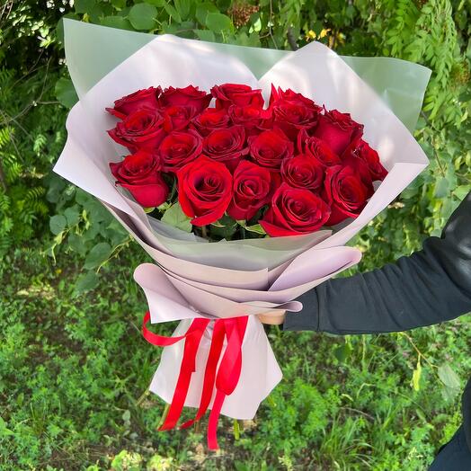 Букет из 21 красной розы