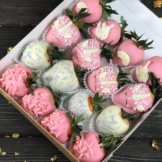 Set of Chocolate-covered strawberries "Unicorns"