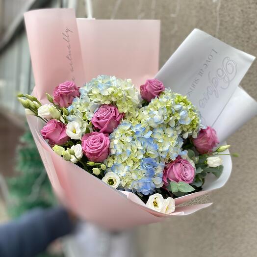 Lush Bouquet with hydrangea and roses