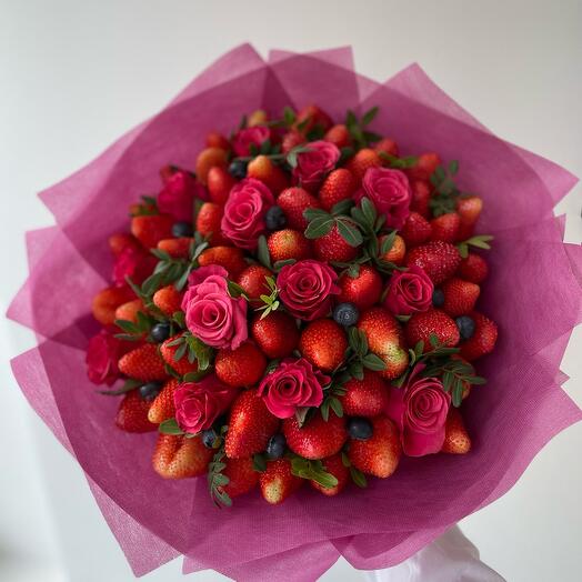 Fresa con rosas