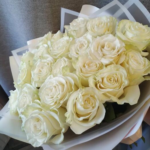 Букет из 15 белой розы 70 см