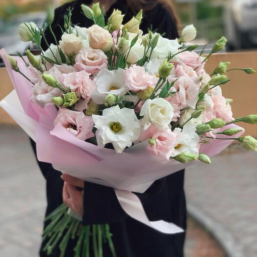 Нежное облачко эустомы