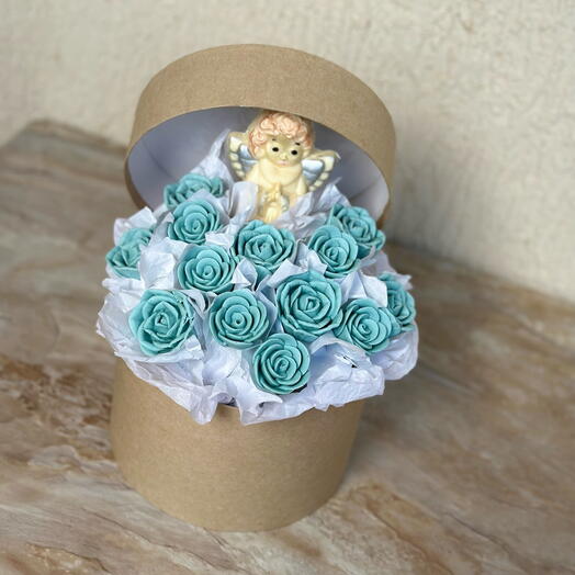 Очень воздушный букет на крестины из шоколада