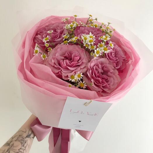 Lace peony rose with Camilla chamomile