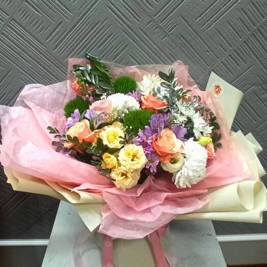 Букет ассорти из 9 видов цветов от цветочного магазина Оранж Алматы