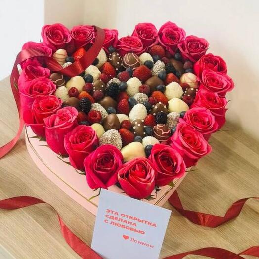 Fresas cubiertas de chocolate con flores
