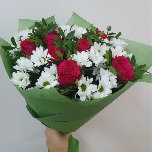 Bouquet of roses with chrysanthemums