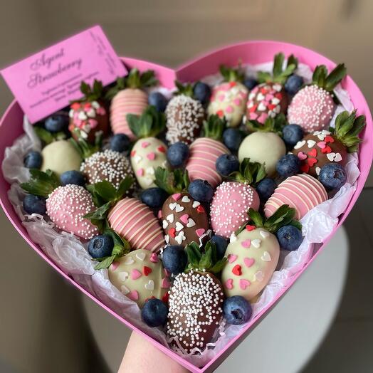 Клубника в шоколаде в коробочке сердце 💓