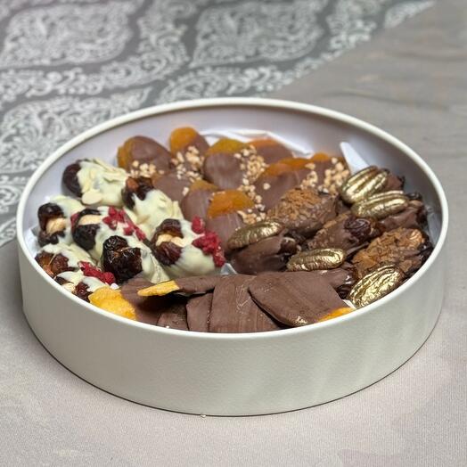 Набор сухофрукты в шоколаде