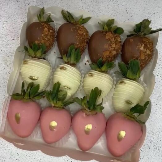 Клубника с голубиками