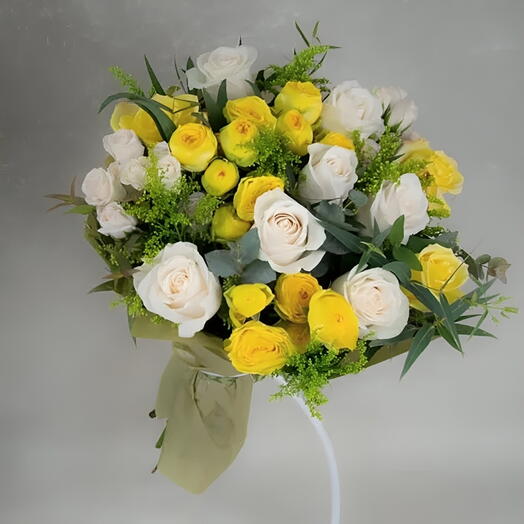 Yellow bouquet with roses