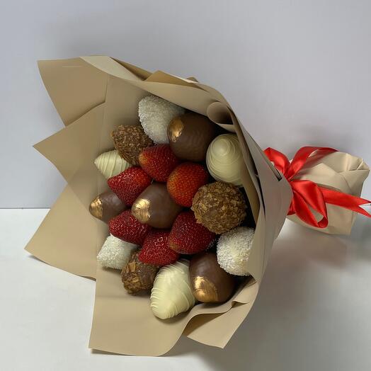 Букет из клубники в шоколаде «GoldBerry» S
