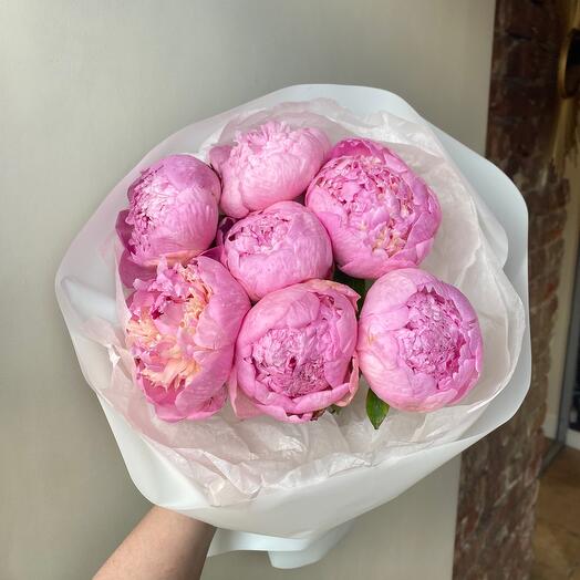 Моно из сезонных пионов