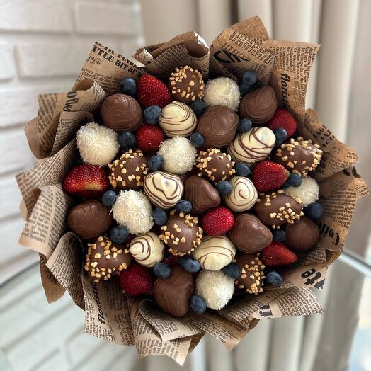 Bouquet of chocolate-covered strawberries
