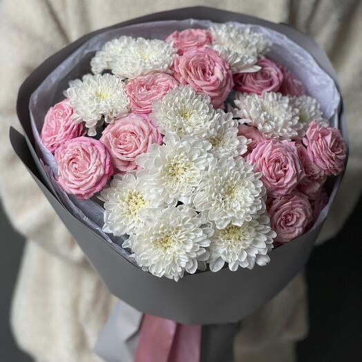 Авторский букет из хризантемы и кустовой розы🌹
