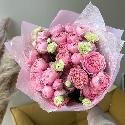 Ramo de peonía rosa arbusto