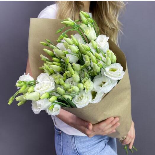 Букет из 19 эустом(лизиантус) в крафте