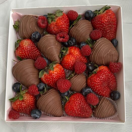 Клубника в шоколаде А