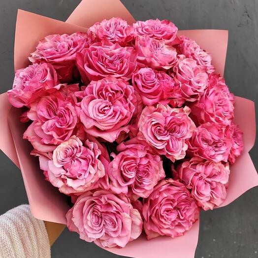 Букет из 21 пионовидной розы Кантри блюз