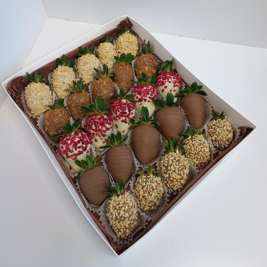 Chocolate-covered strawberry dessert "sweet day"