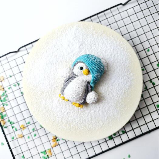 Муссовый торт с пингвином новогодний - начинки на выбор - сникерс, яблоко, малина-маракуйя, манго-клубника, фундук, фисташка