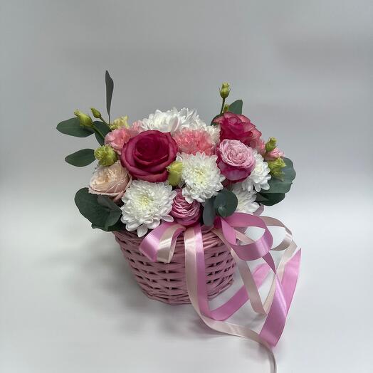 Корзина с розами