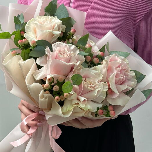 The bouquet is author's pale pink
