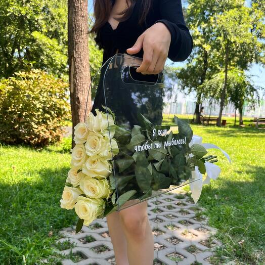 Белые розы в Прозрачной Сумке