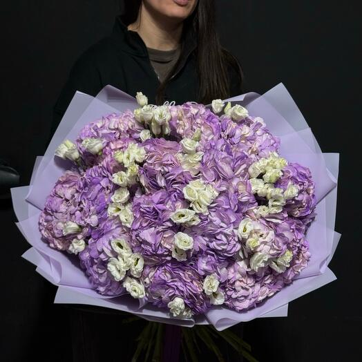 Гортензия и лизиантус