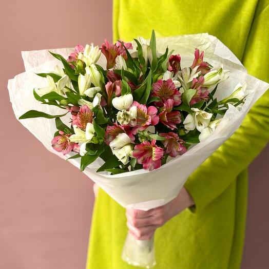 Букет из 7 альстромерие белой и розовой