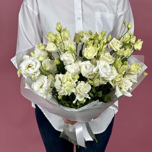 Нежный букет из 9 белых эустом в упаковке