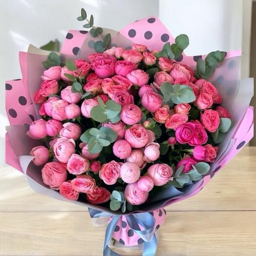 Ramo de 15 rosas en forma de peonía
