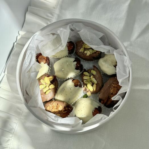 Финики в бельгийском шоколаде 11 штук