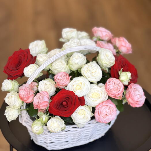 Корзина с цветами микс