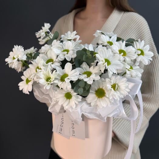 Ромашки в шляпной коробке