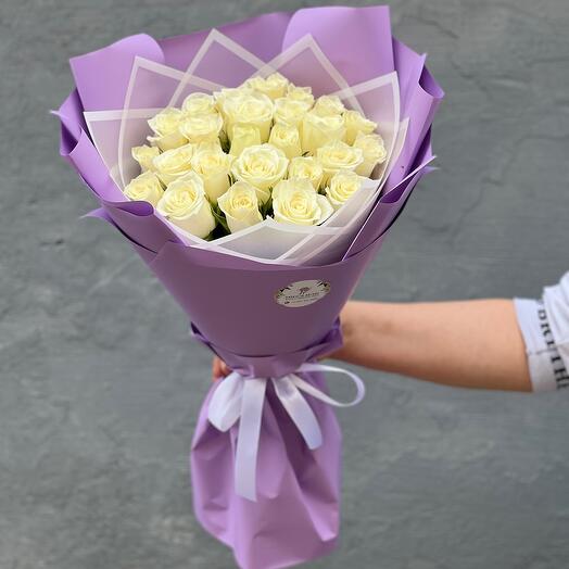Букет из 25 белых роз ,,нюд