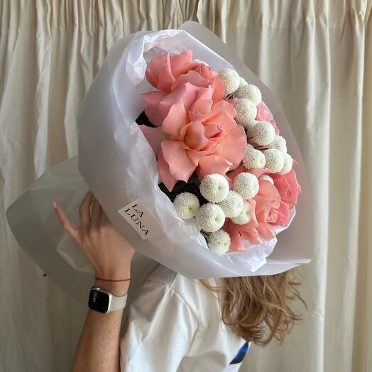 Duobucket de rosas francesas Hermosa y crisantemo