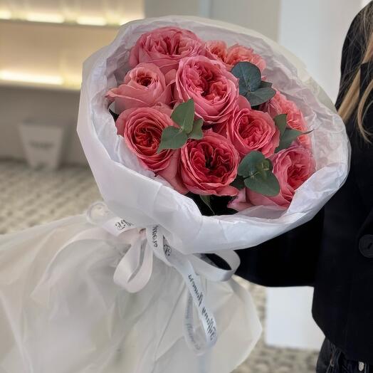 Букет от студии «TIFFANY» пионовидные розы pink expression с эвкалиптом