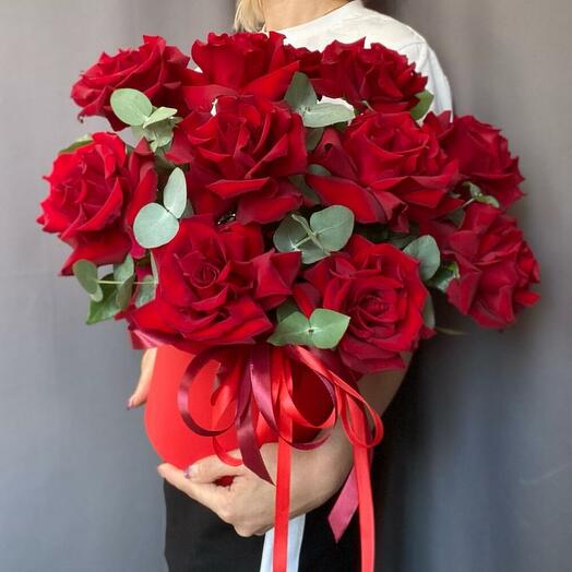 Ажурные бордовые розы в боксе