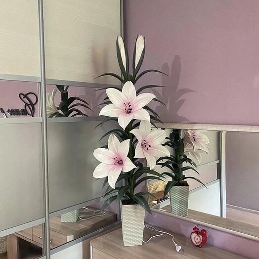 Светильник Лилия из 3-х бутонов