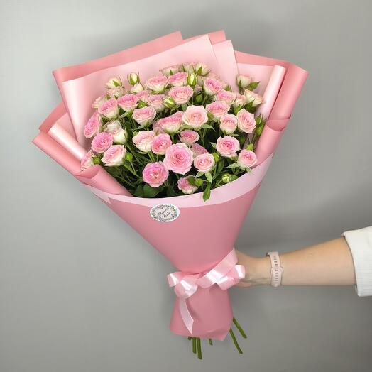 Букет из 9 розовых кустовых роз
