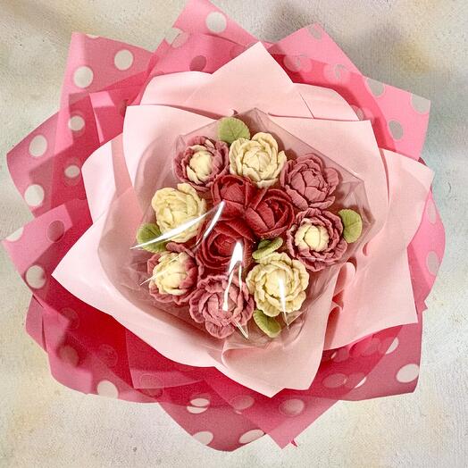Букетик пионов из бельгийского шоколада