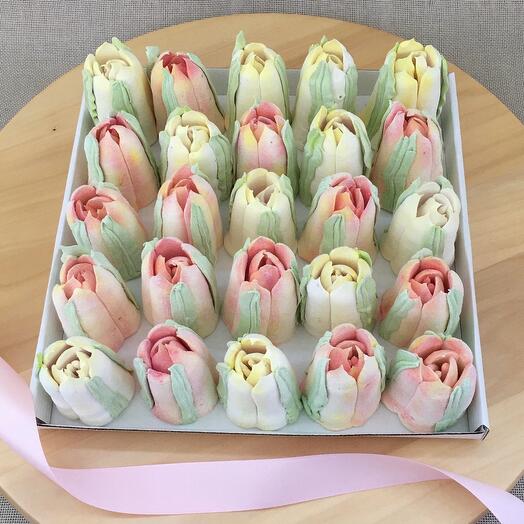 Коробочка с 25-ю тюльпанами