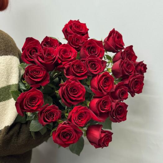 Букет из 25 роз сорта эксплорер